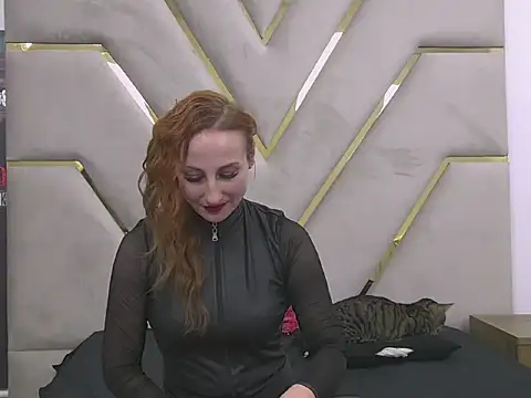 Snapshot of ClaraJason chatting on October 4, 2025, 9:35 pm ClaraJason online show from October 4, 2025, 9:35 pm