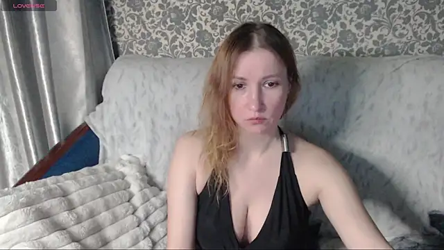 Snapshot of LesanaMagic chatting on September 15, 2025, 8:20 pm LesanaMagic online show from September 15, 2025, 8:20 pm