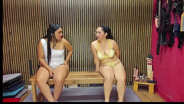 Snapshot of VantablackBDSMShow_ chatting on December 18, 2025, 12:44 pm VantablackBDSMShow online show from December 18, 2025, 12:44 pm