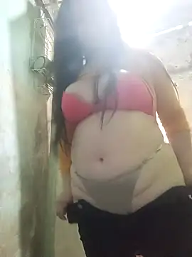 Snapshot of alahia_sw chatting on October 3, 2025, 5:32 pm alahia sw online show from October 3, 2025, 5:32 pm