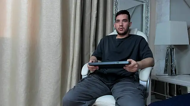 Snapshot of matti_de_lucaa chatting on September 11, 2025, 5:46 pm matti de lucaa online show from September 11, 2025, 5:46 pm