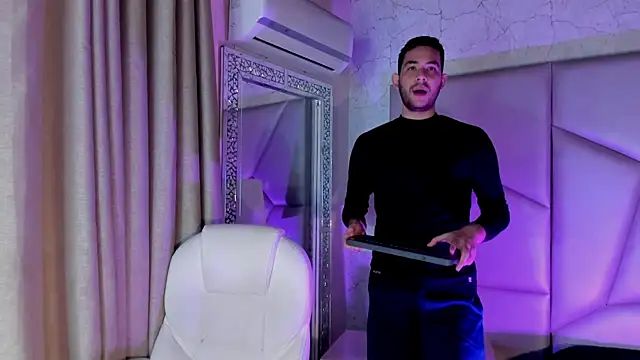 Snapshot of matti_de_lucaa chatting on September 15, 2025, 5:46 pm matti de lucaa online show from September 15, 2025, 5:46 pm