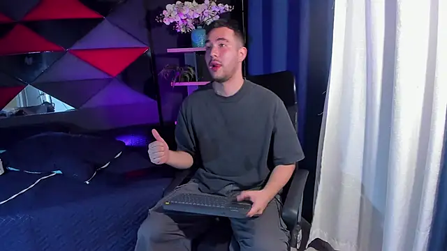 Snapshot of matti_de_lucaa chatting on September 26, 2025, 5:39 pm matti de lucaa online show from September 26, 2025, 5:39 pm