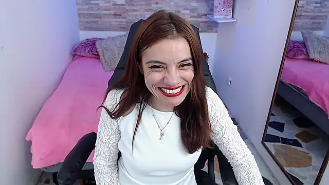 KendallWood  online show from October 9, 2025, 7:56 pm