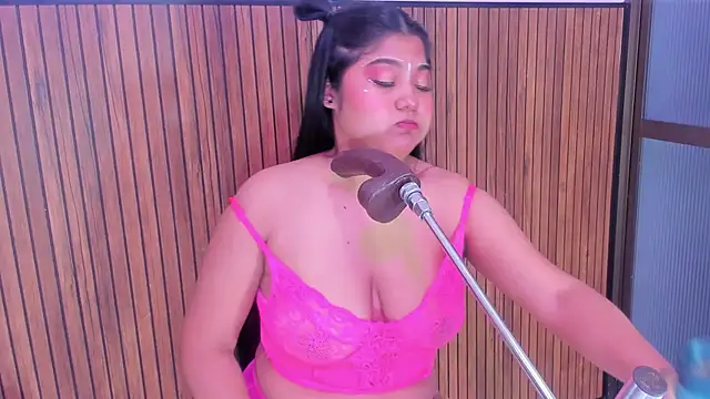 mysticlatina1 online show from November 7, 2025, 11:54 am