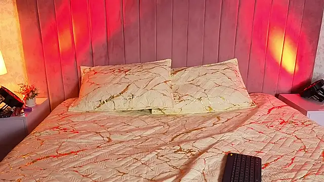 Snapshot of RobinBennett chatting on September 24, 2025, 1:58 pm RobinBennett online show from September 24, 2025, 1:58 pm