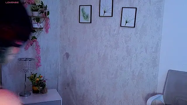 Snapshot of RobinBennett chatting on October 24, 2025, 12:01 pm RobinBennett online show from October 24, 2025, 12:01 pm