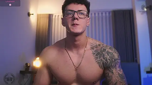 Snapshot of Thomas_Falcon chatting on October 26, 2025, 12:38 am Thomas Falcon online show from October 26, 2025, 12:38 am