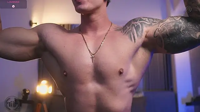 Snapshot of Thomas_Falcon chatting on October 27, 2025, 12:58 am Thomas Falcon online show from October 27, 2025, 12:58 am