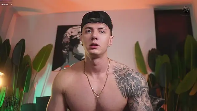 Snapshot of Thomas_Falcon chatting on November 27, 2025, 1:51 am Thomas Falcon online show from November 27, 2025, 1:51 am