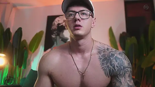 Snapshot of Thomas_Falcon chatting on November 29, 2025, 12:35 am Thomas Falcon online show from November 29, 2025, 12:35 am