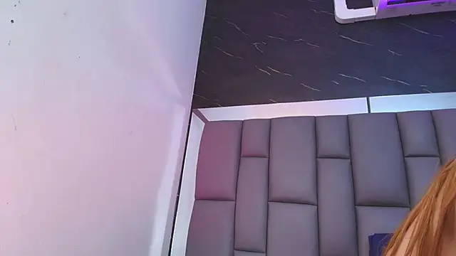 kissme luna online show from November 25, 2025, 7:03 pm