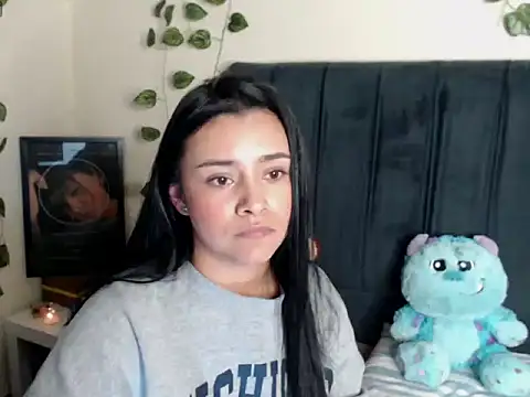 MarilynWhite  online show from September 19, 2025, 3:19 am