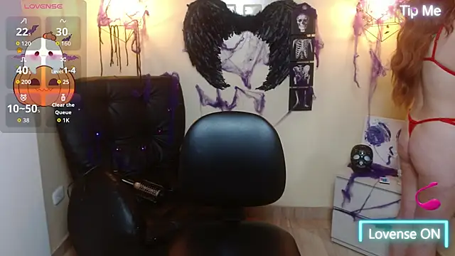 Snapshot of Bom_BomXX chatting on October 23, 2025, 11:03 pm Bom BomXX online show from October 23, 2025, 11:03 pm