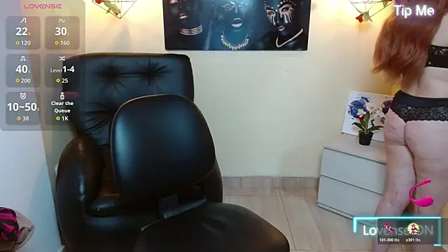 Snapshot of Bom_BomXX chatting on November 30, 2025, 3:43 am Bom BomXX online show from November 30, 2025, 3:43 am