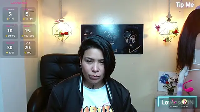 Snapshot of Bom_BomXX chatting on December 14, 2025, 3:23 am Bom BomXX online show from December 14, 2025, 3:23 am