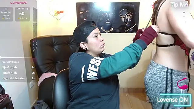 Snapshot of Bom_BomXX chatting on December 18, 2025, 3:45 am Bom BomXX online show from December 18, 2025, 3:45 am