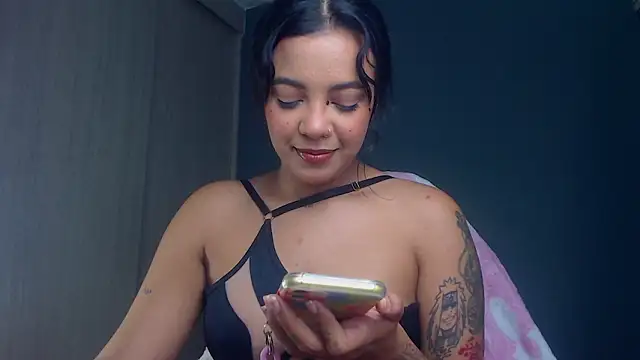 Snapshot of ObeyVal chatting on October 1, 2025, 12:16 am ObeyVal online show from October 1, 2025, 12:16 am