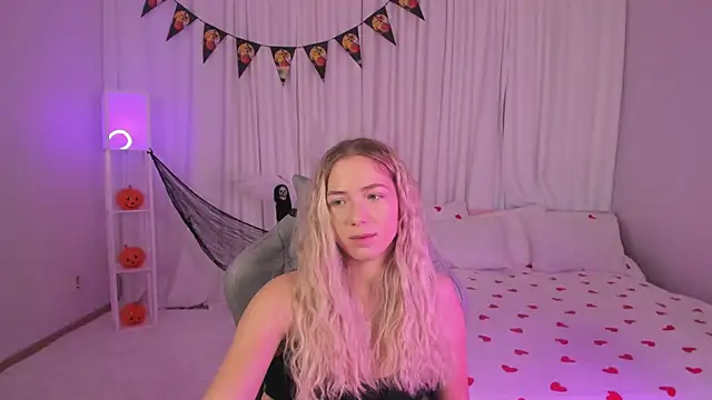 Snapshot of Susan_Mimi chatting on October 25, 2025, 1:57 am Susan Mimi online show from October 25, 2025, 1:57 am