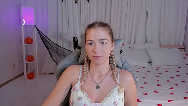 Snapshot of Susan_Mimi chatting on October 31, 2025, 1:39 am Susan Mimi online show from October 31, 2025, 1:39 am