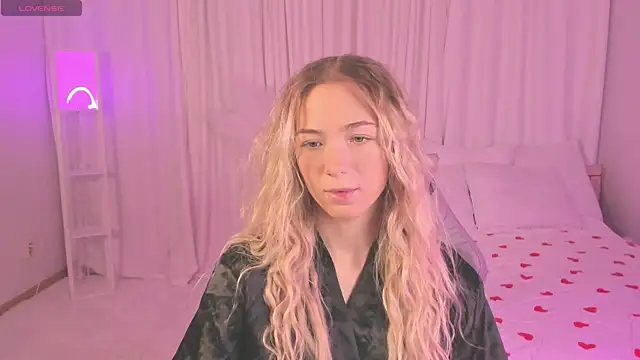 Snapshot of Susan_Mimi chatting on December 4, 2025, 3:27 am Susan Mimi online show from December 4, 2025, 3:27 am