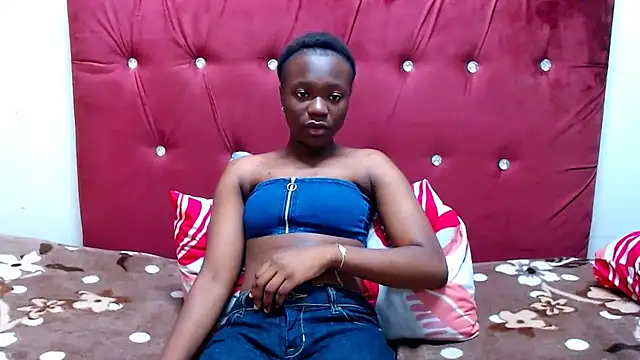 Snapshot of Cloud9boo chatting on October 14, 2025, 9:48 pm Cloud9boo online show from October 14, 2025, 9:48 pm