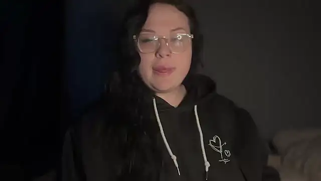 SerahMirabeli online show from October 3, 2025, 3:20 pm