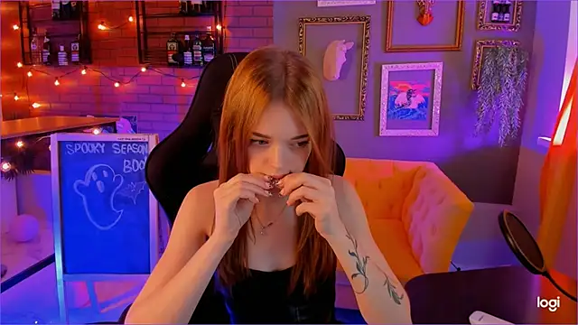 FlexyFox online show from October 8, 2025, 9:40 am