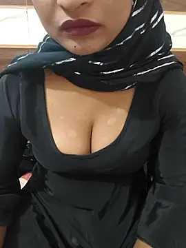 Snapshot of Itz_Mayra_ chatting on October 15, 2025, 7:30 am Itz Mayra online show from October 15, 2025, 7:30 am