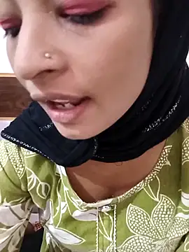 Snapshot of Itz_Mayra_ chatting on November 5, 2025, 6:02 am Itz Mayra online show from November 5, 2025, 6:02 am