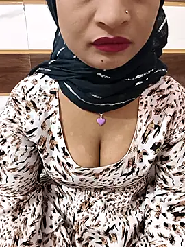 Snapshot of Itz_Mayra_ chatting on November 12, 2025, 6:14 am Itz Mayra online show from November 12, 2025, 6:14 am