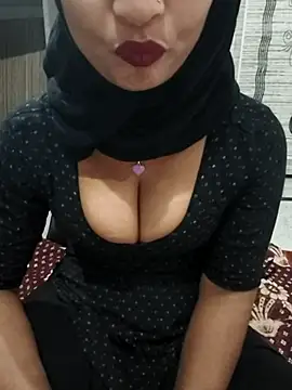 Snapshot of Itz_Mayra_ chatting on November 21, 2025, 9:19 am Itz Mayra online show from November 21, 2025, 9:19 am