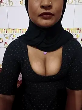 Snapshot of Itz_Mayra_ chatting on November 25, 2025, 8:47 am Itz Mayra online show from November 25, 2025, 8:47 am