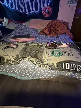 shortywidaphatty online show from November 12, 2025, 4:07 pm