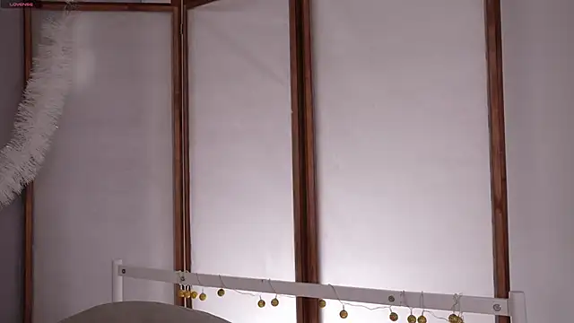 glowwww  online show from December 4, 2025, 8:17 pm