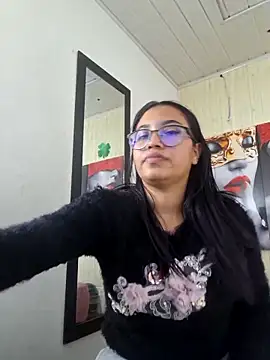 Snapshot of susan_mooree chatting on October 12, 2025, 5:45 pm susan mooree online show from October 12, 2025, 5:45 pm