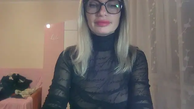 Snapshot of KarelliaStar chatting on October 25, 2025, 3:51 pm KarelliaStar online show from October 25, 2025, 3:51 pm