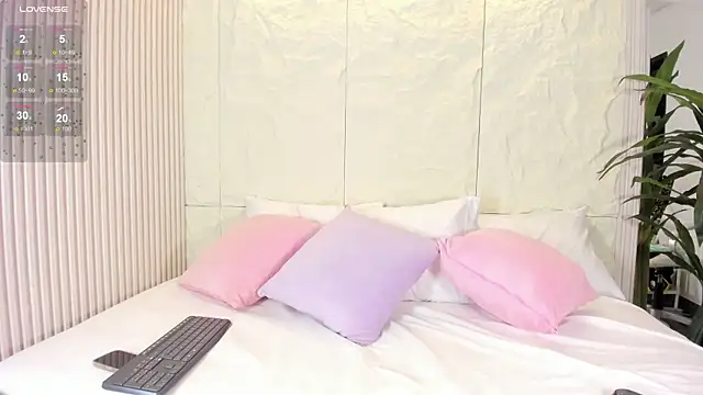 Snapshot of Isabellax21 chatting on November 6, 2025, 4:13 am Isabellax21 online show from November 6, 2025, 4:13 am