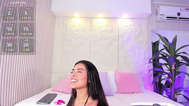 Snapshot of Isabellax21 chatting on November 21, 2025, 4:44 am Isabellax21 online show from November 21, 2025, 4:44 am