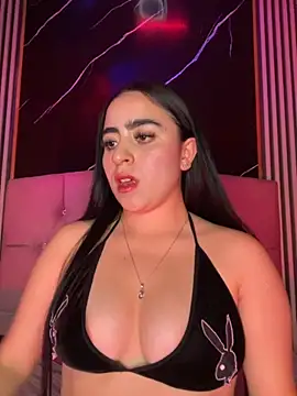 Snapshot of Elha_20 chatting on October 2, 2025, 3:35 am Elha 20 online show from October 2, 2025, 3:35 am