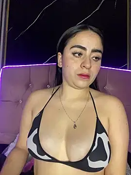 Snapshot of Elha_20 chatting on October 10, 2025, 12:26 pm Elha 20 online show from October 10, 2025, 12:26 pm