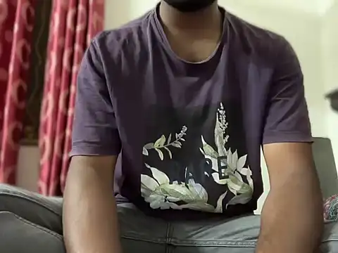 Snapshot of bossyjuicy chatting on November 9, 2025, 7:12 pm bossyjuicy online show from November 9, 2025, 7:12 pm