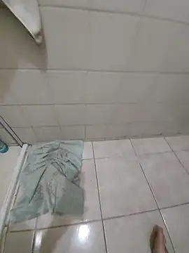 Snapshot of RoddieX chatting on October 3, 2025, 3:42 pm RoddieX online show from October 3, 2025, 3:42 pm