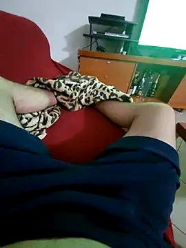 Snapshot of Ara29 chatting on November 4, 2025, 9:58 pm Ara29 online show from November 4, 2025, 9:58 pm