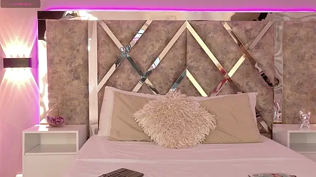 Snapshot of CarolinaaGomezz chatting on November 15, 2025, 3:26 am CarolinaaGomezz online show from November 15, 2025, 3:26 am