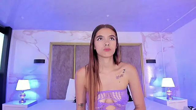 Snapshot of CarolinaaGomezz chatting on December 5, 2025, 7:54 pm CarolinaaGomezz online show from December 5, 2025, 7:54 pm