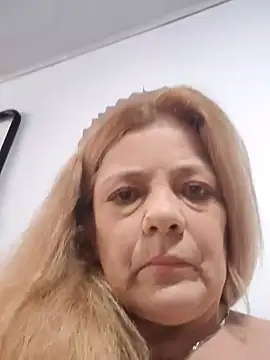 Snapshot of Casandra_Cruz chatting on October 4, 2025, 1:31 pm Casandra Cruz online show from October 4, 2025, 1:31 pm