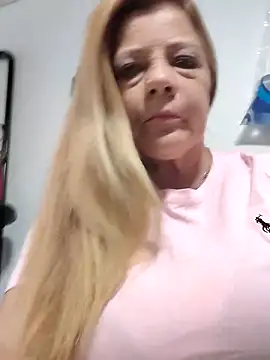 Snapshot of Casandra_Cruz chatting on October 5, 2025, 1:42 pm Casandra Cruz online show from October 5, 2025, 1:42 pm