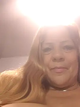 Snapshot of Casandra_Cruz chatting on October 19, 2025, 2:45 am Casandra Cruz online show from October 19, 2025, 2:45 am