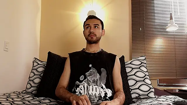 Axel Moon S online show from November 22, 2025, 2:05 pm